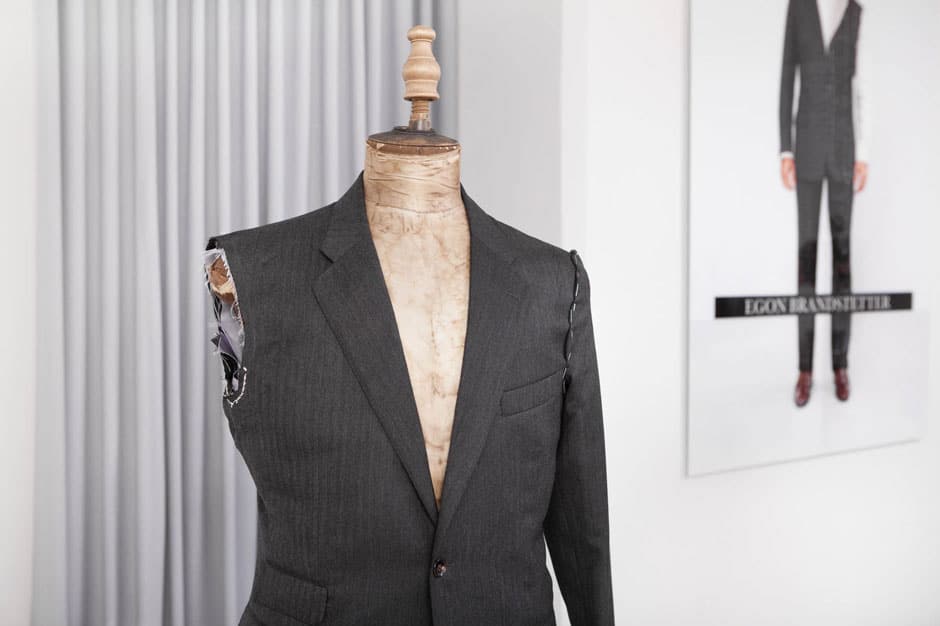 Handgefertigter Maßanzug Maßanzug vor der finalen Anprobe