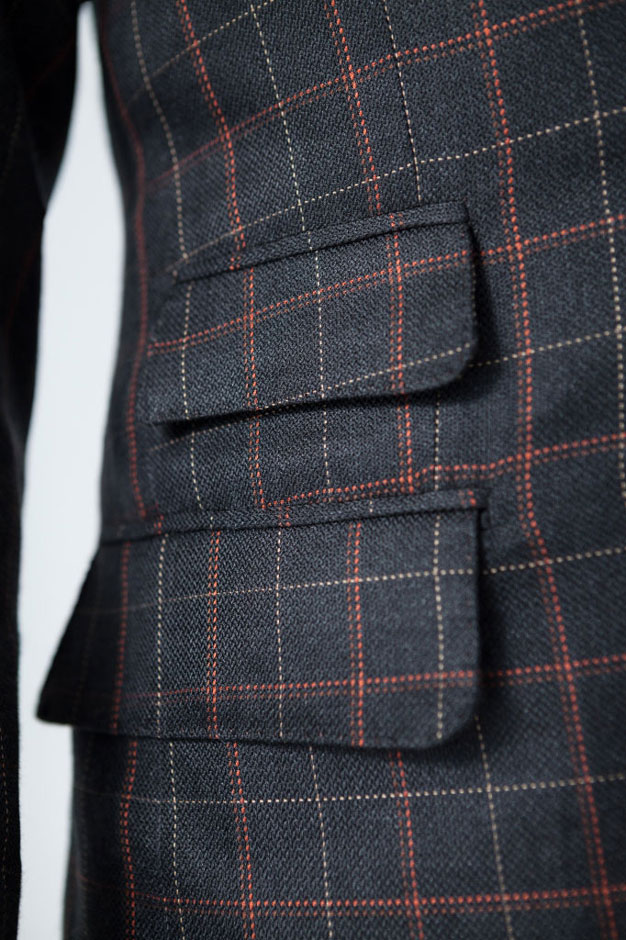 Detailaufnahme einer Billettasche eines maßgeschneiderten Seidenanzugs von Egon Brandstetter Maßschneider Berlin