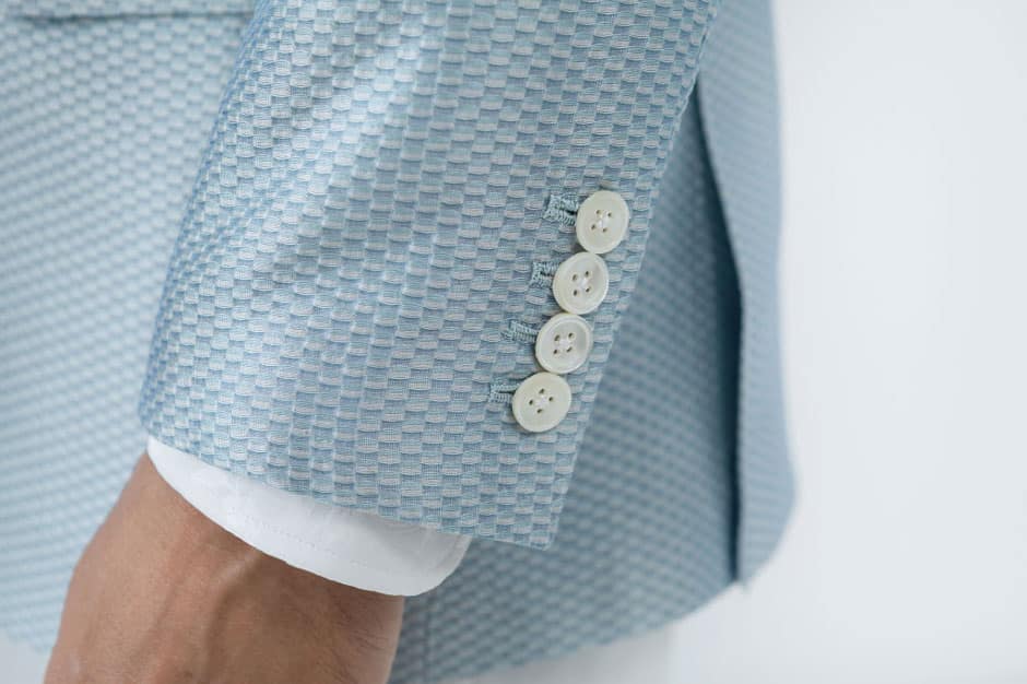 Ärmelknöpfe eines Sakkos aus Seiden-Piqué von Egon Brandstetter Maßschneider Berlin